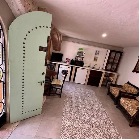 Oliva Courtyard Guesthouse Exterior photo